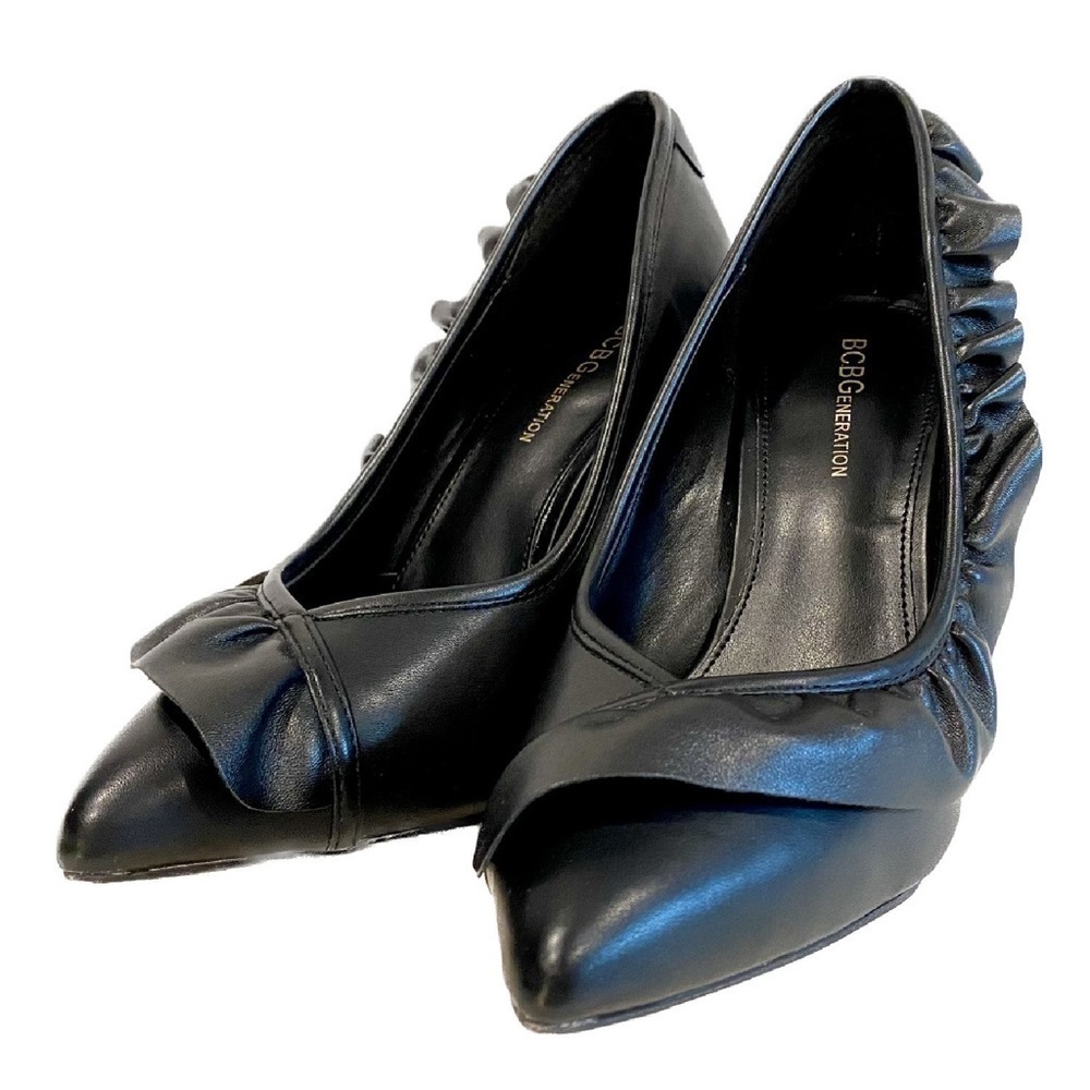 NWT—BCBG “Hana” Black Ruffle Pumps Size 8.5
